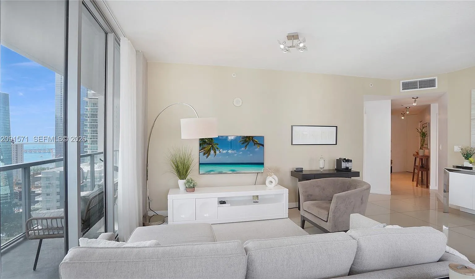1111 SW 1st Ave — Photo 4