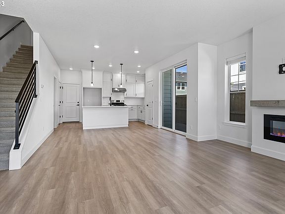 4th image of 6842 SE Crimson Ln