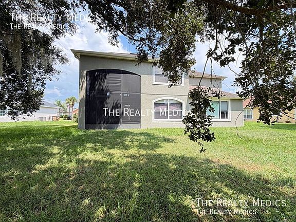 5th image of 1565 The Oaks Blvd