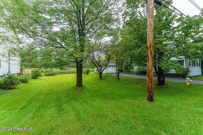 4th image of 421 Taurus Road