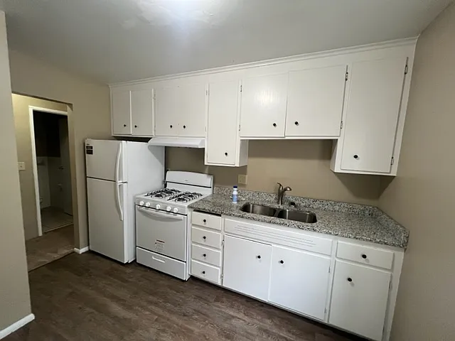 179 Charles Street Northeast - 8 — Photo 4