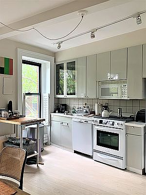 5th image of 413 Sackett St #2