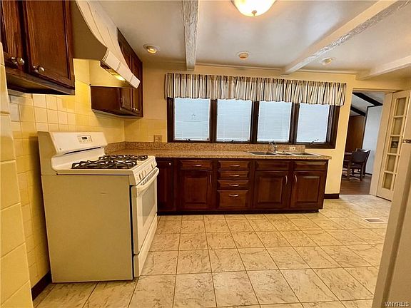 2nd image of 35 Temple Dr