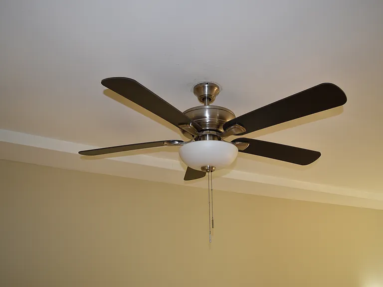 Ceiling Fan, Typ.
