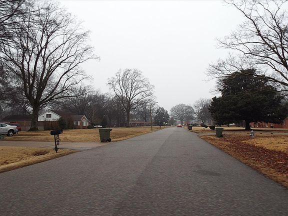 5th image of 1348 Oakwood Dr