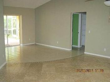3rd image of 845 SE Sweetbay Ave
