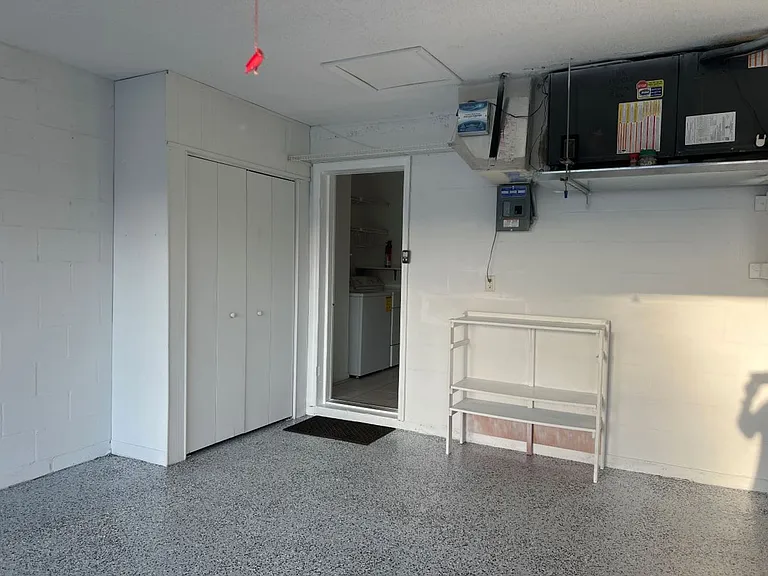 1240 Lucaya Ave — Photo 36