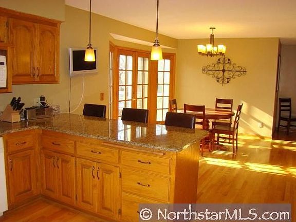 3rd image of 164 Red Oaks Dr