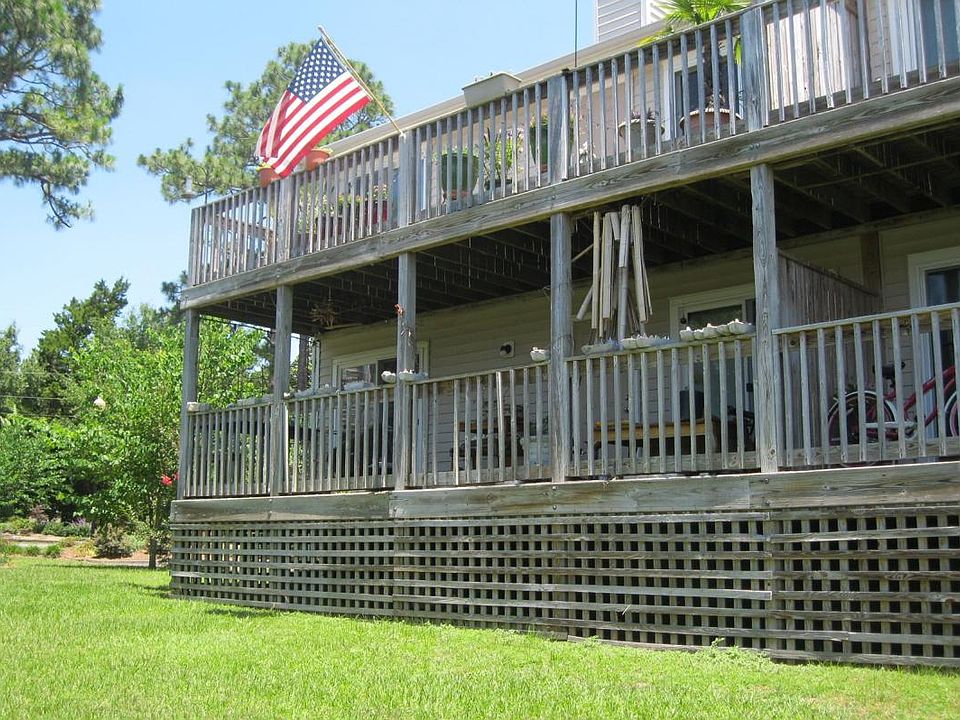 2nd image of 5206 Largo Ct Unit 101
