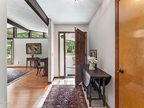 3rd image of 3974 Scenic Dr