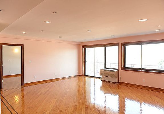 4th image of 9931 66th Ave APT 4A