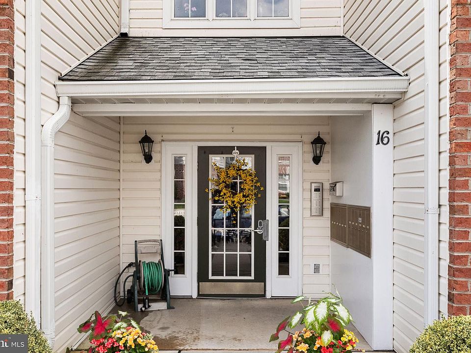 1st image of 16 Brook Farm Ct #D-16d