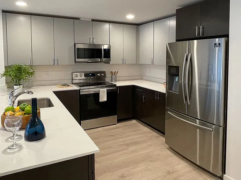 Edric Apartments — Photo 10