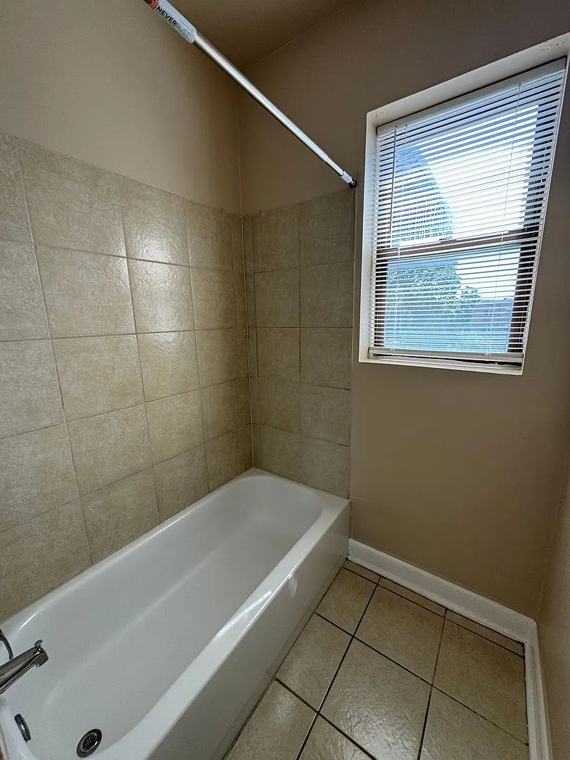 2 bed, $1,200 — Photo 4