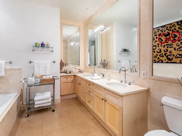 252 7th Avenue 8A image 11 of 12