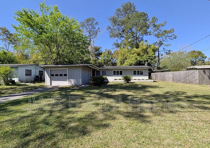 1st image of 1014 Mantes Ave
