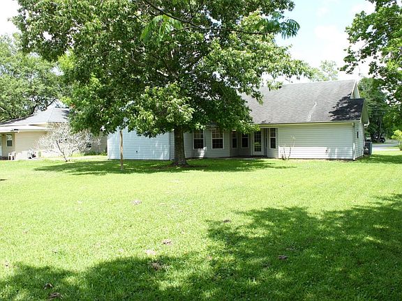 3rd image of 113 Hereford St
