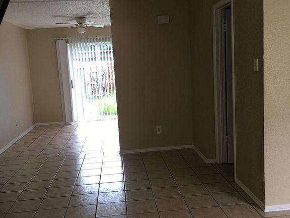 4th image of 909 Birnham Woods Blvd APT 5