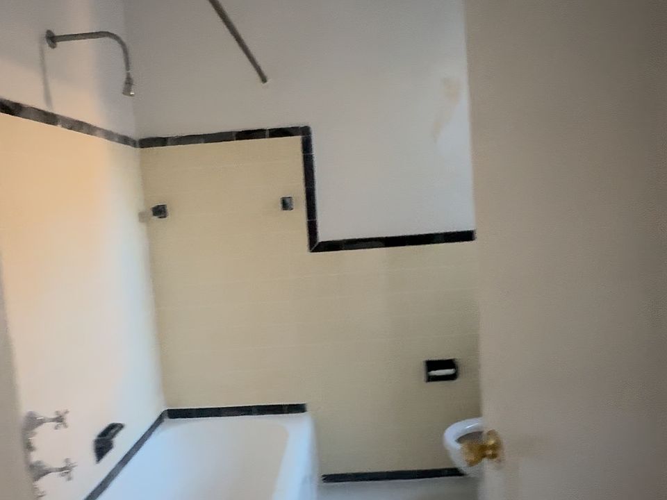 2nd image of 3250 87th St Floor 1
