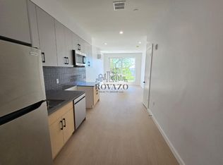 74 Webster St #3B, Newark, NJ 07104