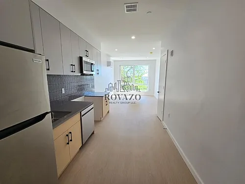 74 Webster St #3B Photo 1
