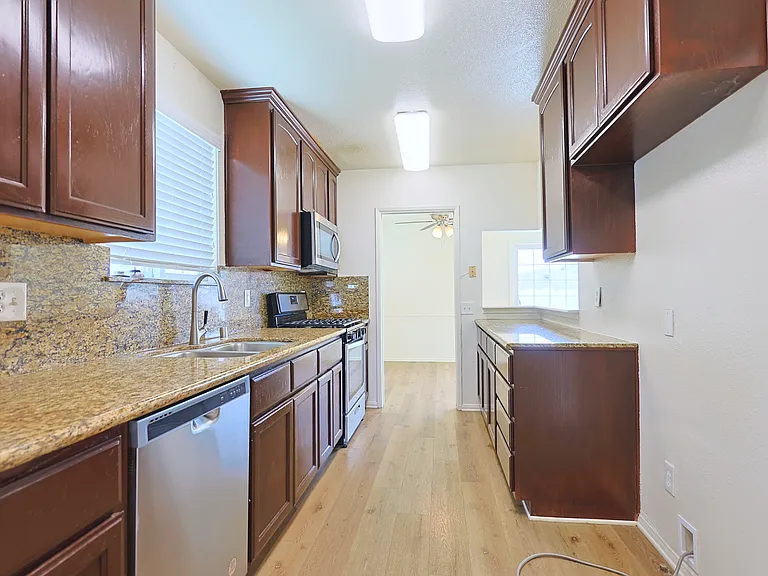 1113 S Pine Dr — Photo 17