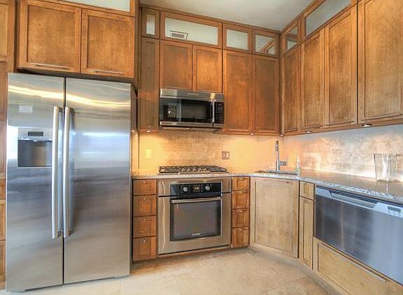 3rd image of 4740 Roanoke Pkwy APT 1202
