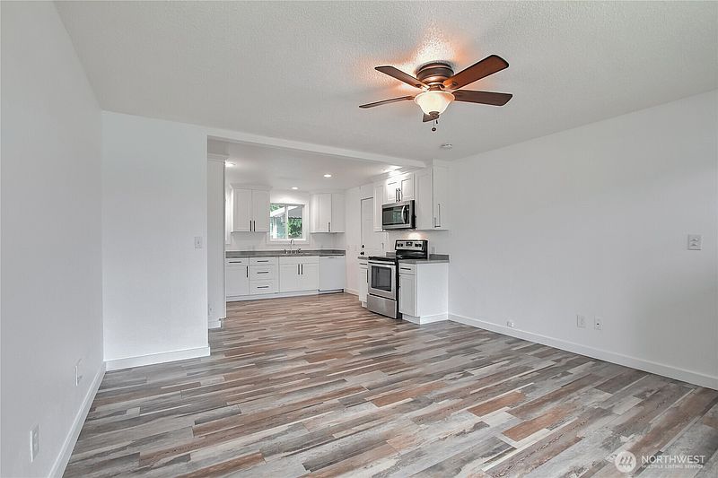 3rd image of 2609 W Stewart #A & B