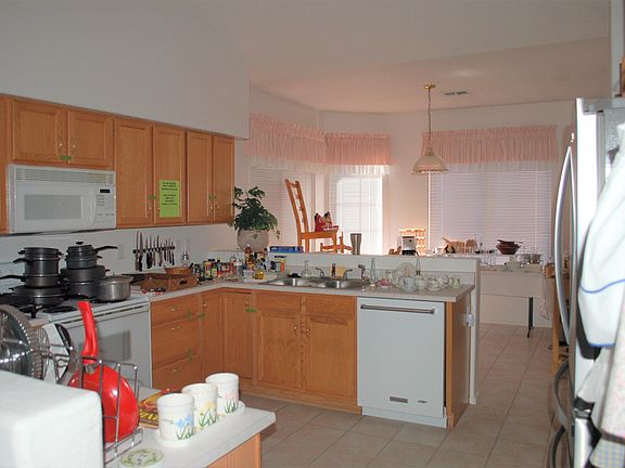 04 kitchen