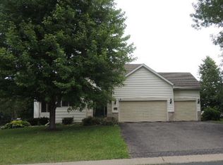 1390 Wintergreen Ln, Victoria, MN 55386