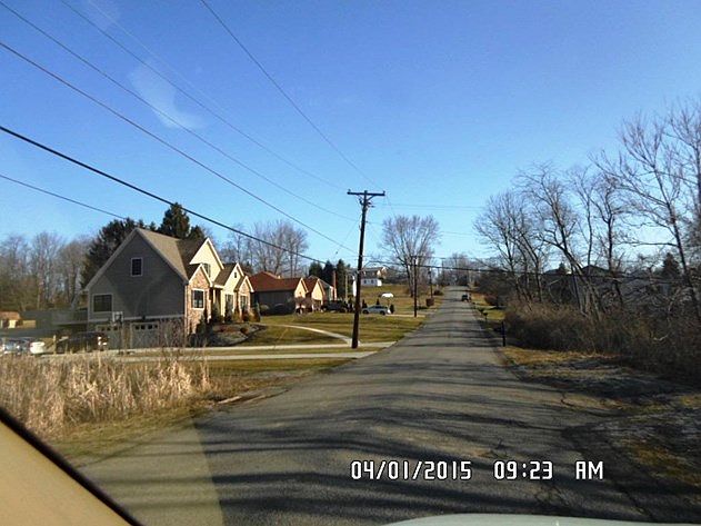2nd image of 126 Lake Dr