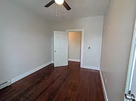 4 bed, 1.5 bath, 2000 sqft, $900 — Photo 2