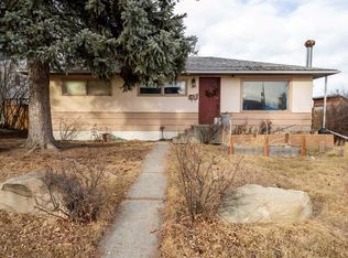 424 S Tavender Rd NW, Calgary, AB T2K3M2