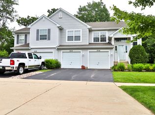 2314 Woodside Dr #2-34, Carpentersville, IL 60110