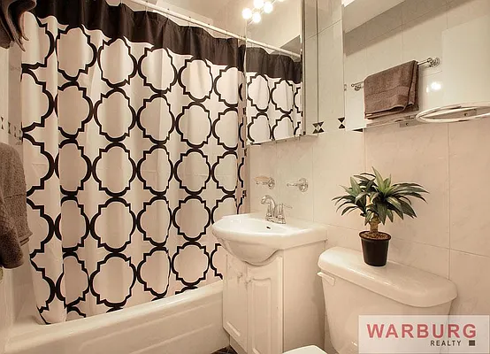 Sold by Warburg | media 8