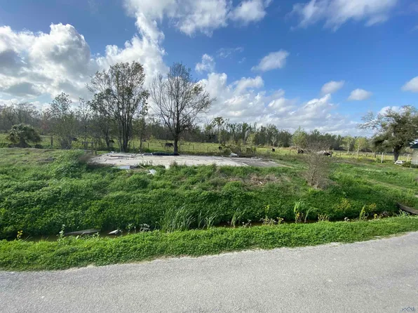 521 Buchannon St, Larose, LA 70373