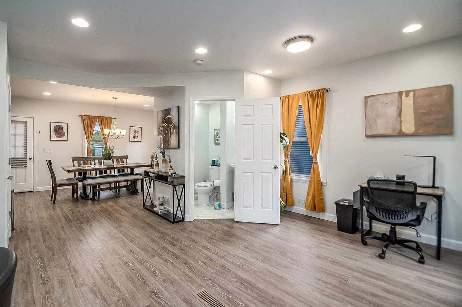5 bed, 2.5 bath, $16,842 — Photo 2
