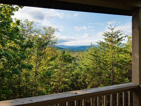 3rd image of 1433 Twin Mountain Way