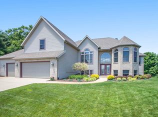 32945 Barn Owl Ct, New Carlisle, IN 46552