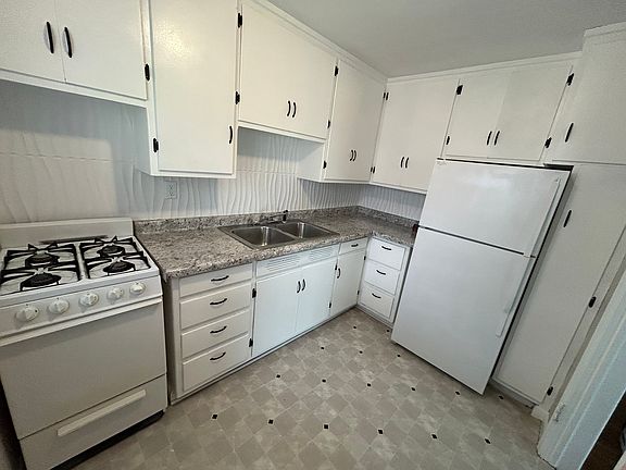 4th image of 779 W 11th St #C