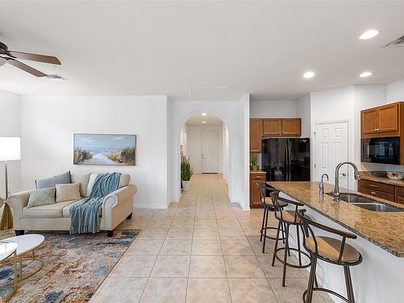 3rd image of 13816 Miranese St