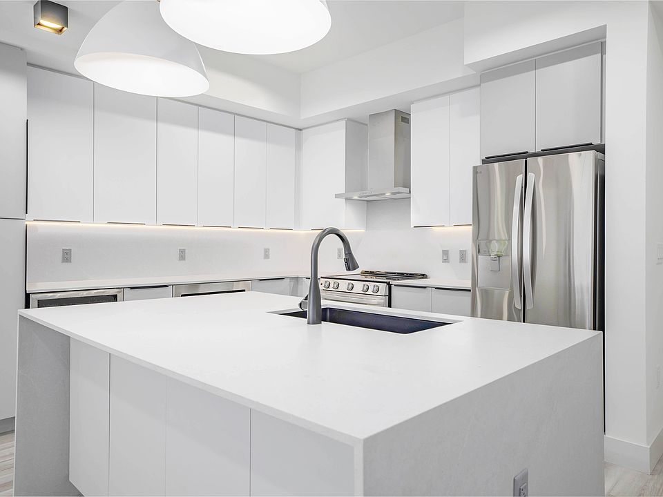 1st image of 2335 NE 186th St #1-0307