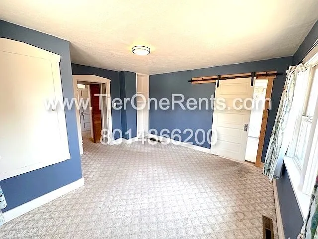 141 E Wentworth Ave — Photo 15