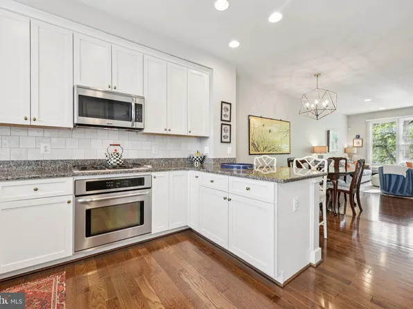 832 Snowden Hallowell Way, Alexandria, VA 22314