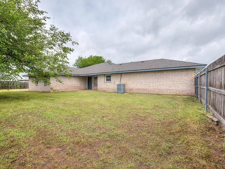 523 N Robin Way — Photo 39