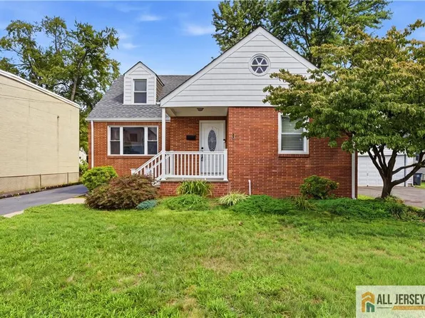 45 Foyer St, Edison, NJ 08817