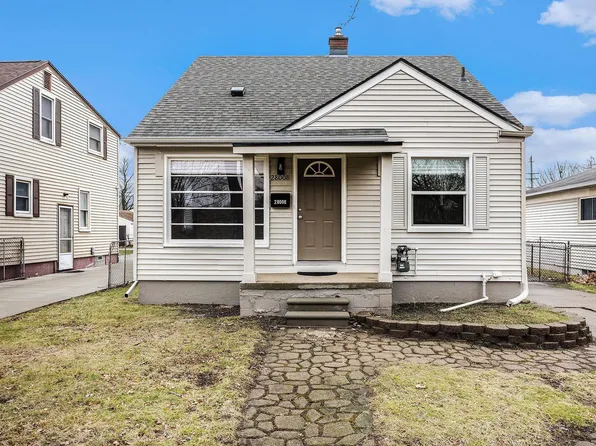 28008 Hughes St, Saint Clair Shores, MI 48081