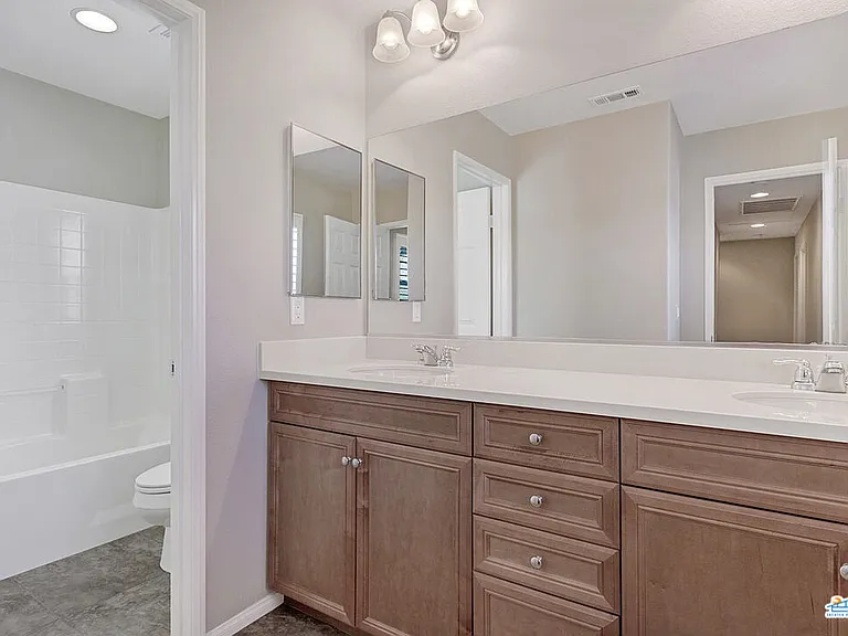 607 Calle Vibrante — Photo 33