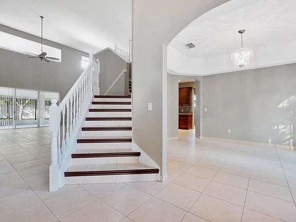 3rd image of 373 Kassik Cir