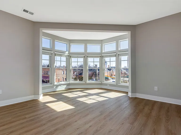 32 W College Ave #202 — Photo 15